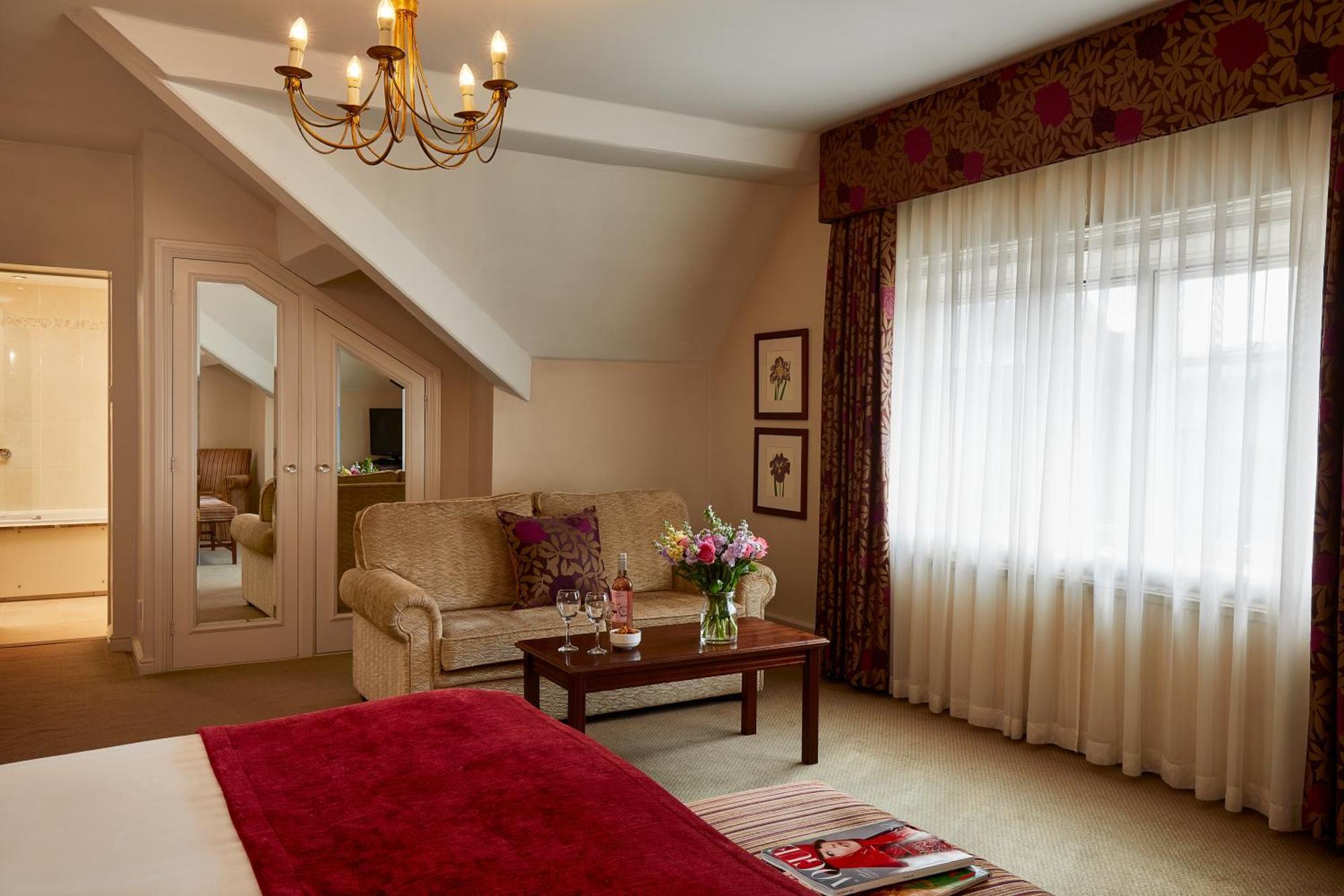 Macdonald New Blossoms Hotel Честър Екстериор снимка