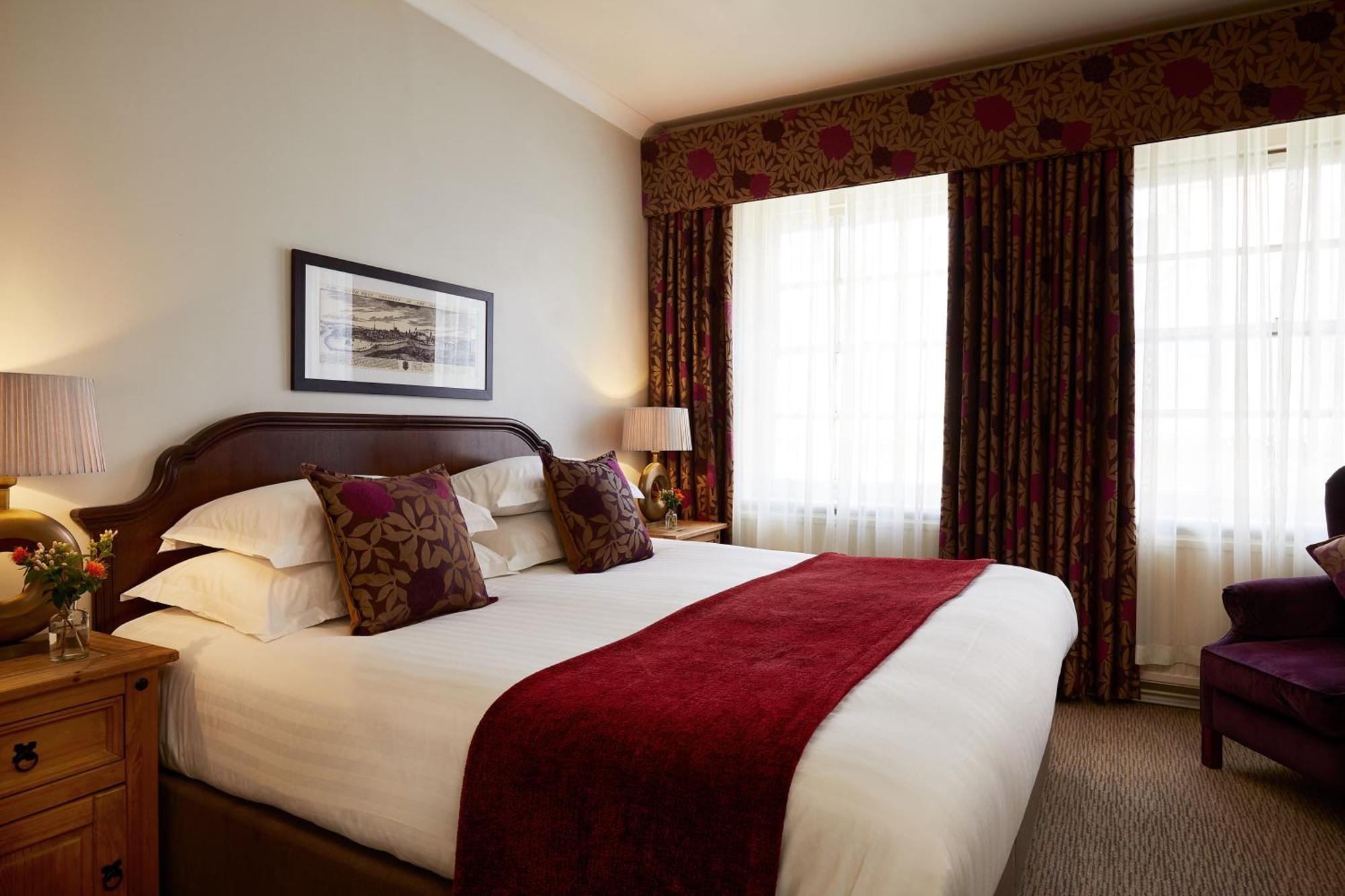 Macdonald New Blossoms Hotel Честър Екстериор снимка
