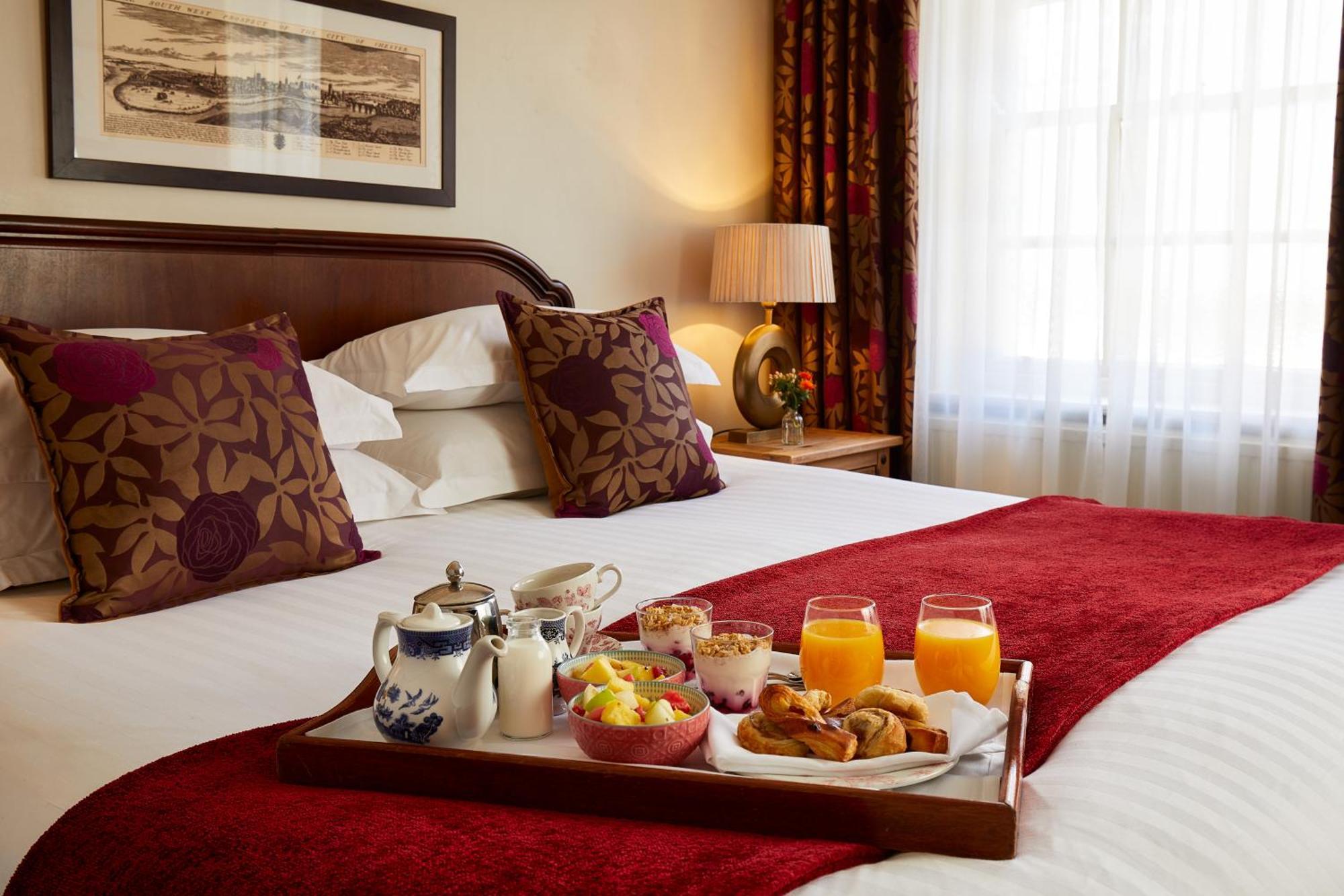 Macdonald New Blossoms Hotel Честър Екстериор снимка